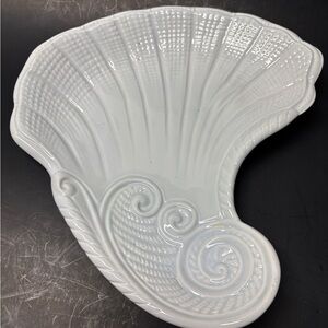 Vintage Holland Mold Inc White Shell-Shaped Ceramic Dish